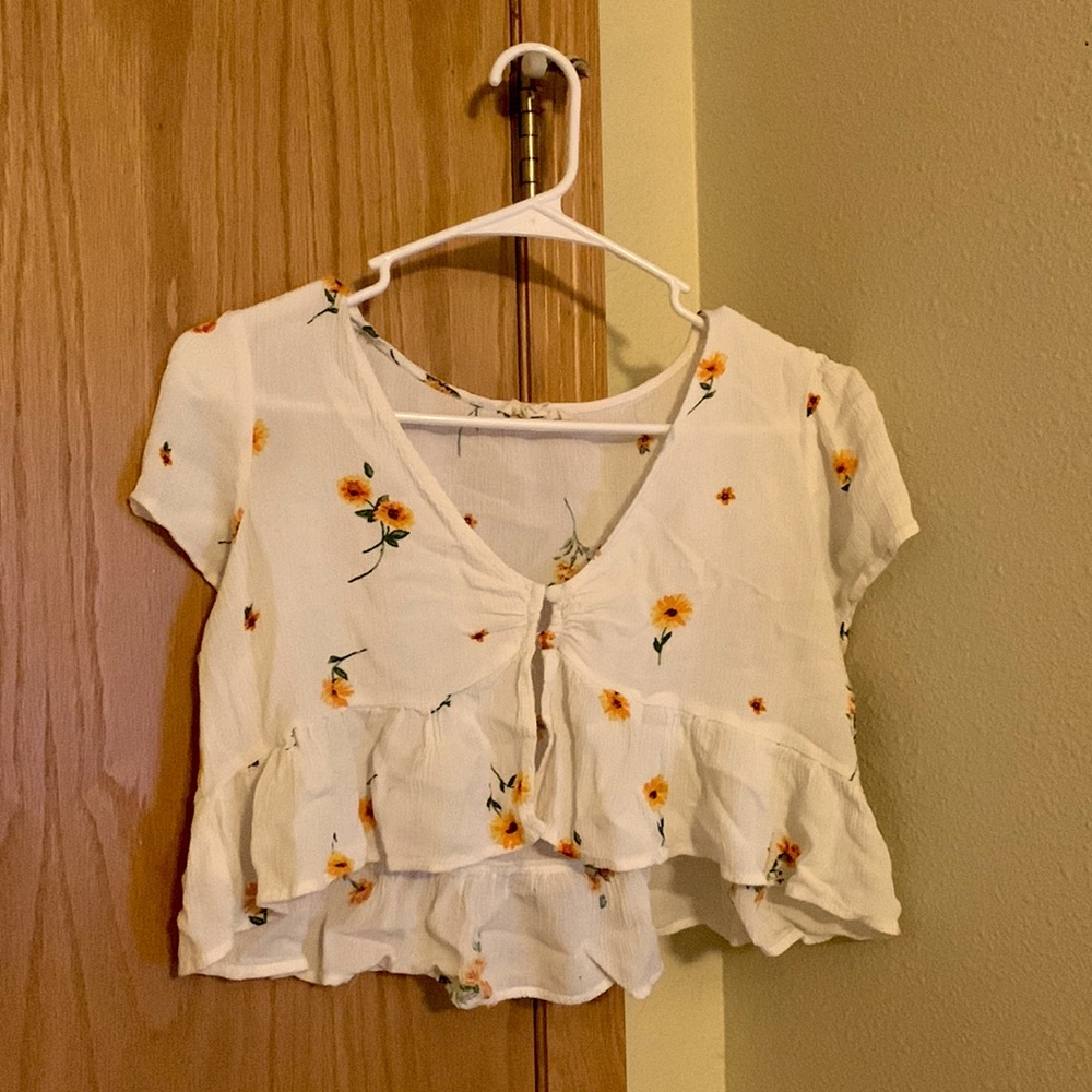 L.A. Hearts Cropped Floral Top